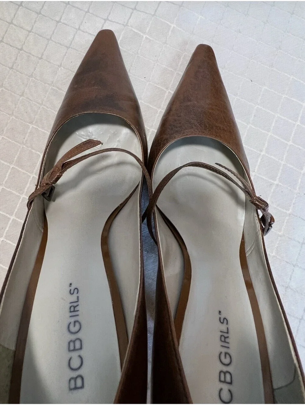 BCBGIRLS Cacao Color leather Mary Jane pump Heels SZ:8